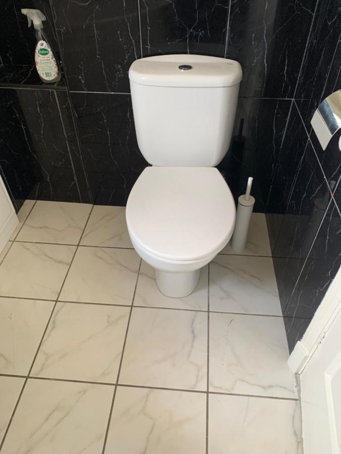 Large, Spacious 3 Bedroom Sleeps 6, Apartment For Contractors And Holidays In Lewisham, Greater London - 1 Free Parking Space & Free Wifi 外观 照片